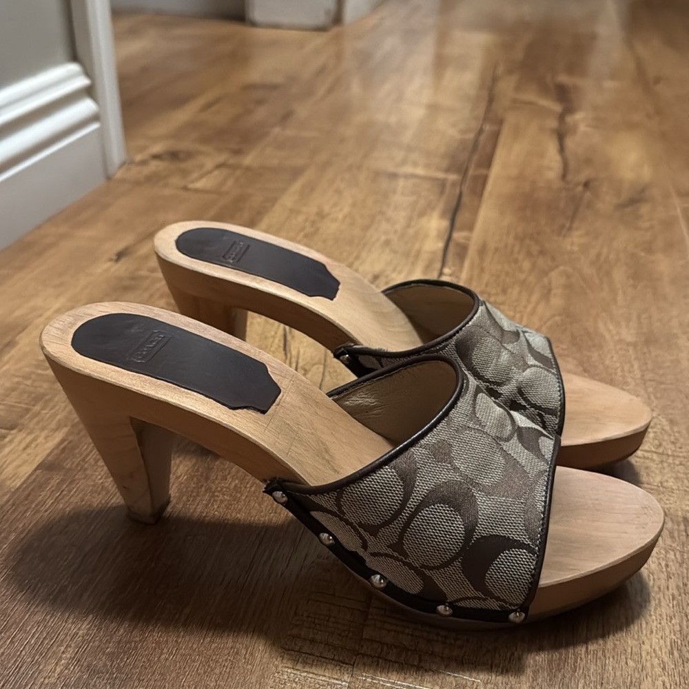 Vintage Coach Brenda Wood Heels